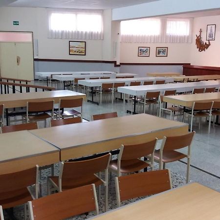 Centro San Viator Hostel Valladolid Bagian luar foto