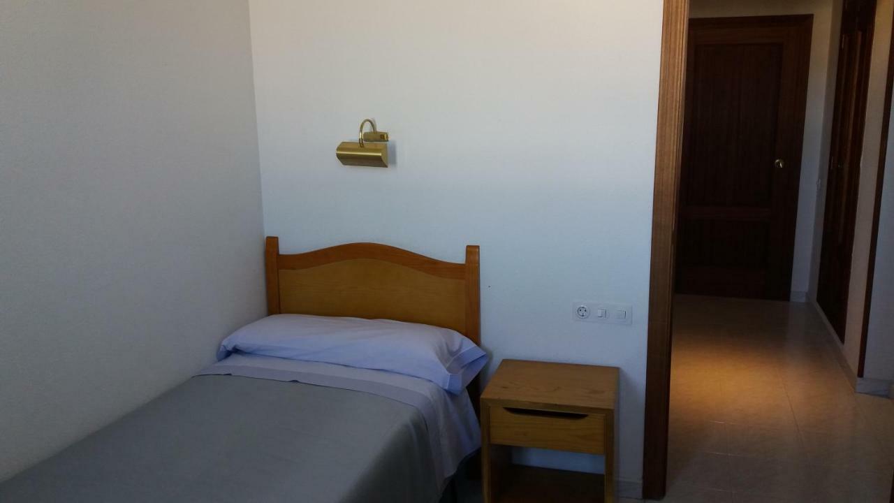 Centro San Viator Hostel Valladolid Bagian luar foto