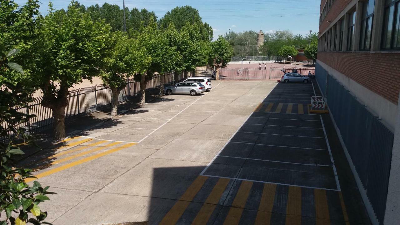 Centro San Viator Hostel Valladolid Bagian luar foto
