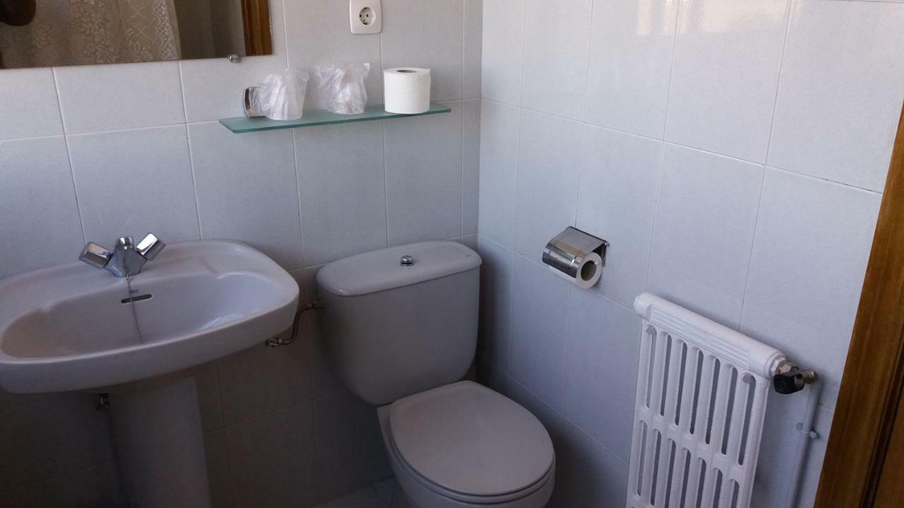 Centro San Viator Hostel Valladolid Bagian luar foto