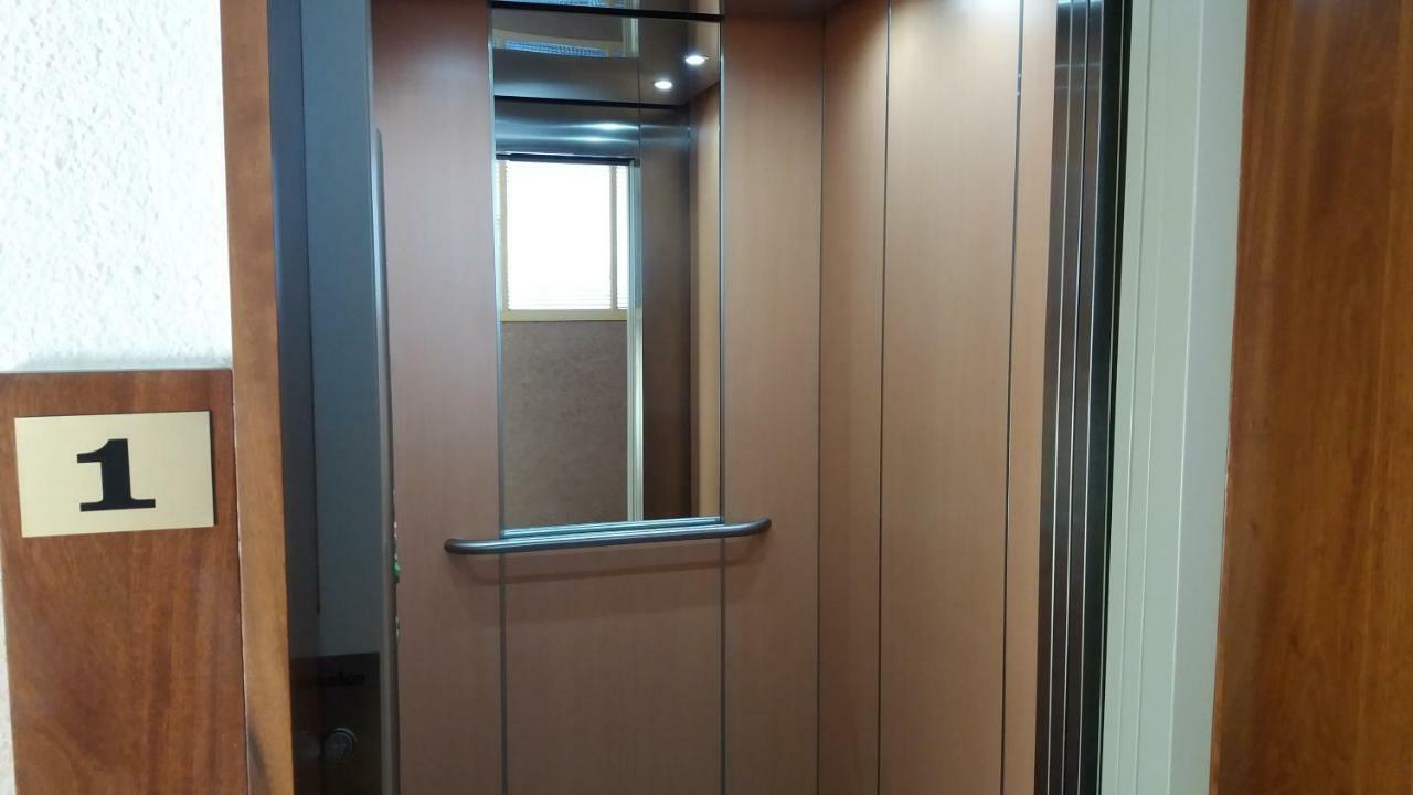 Centro San Viator Hostel Valladolid Bagian luar foto