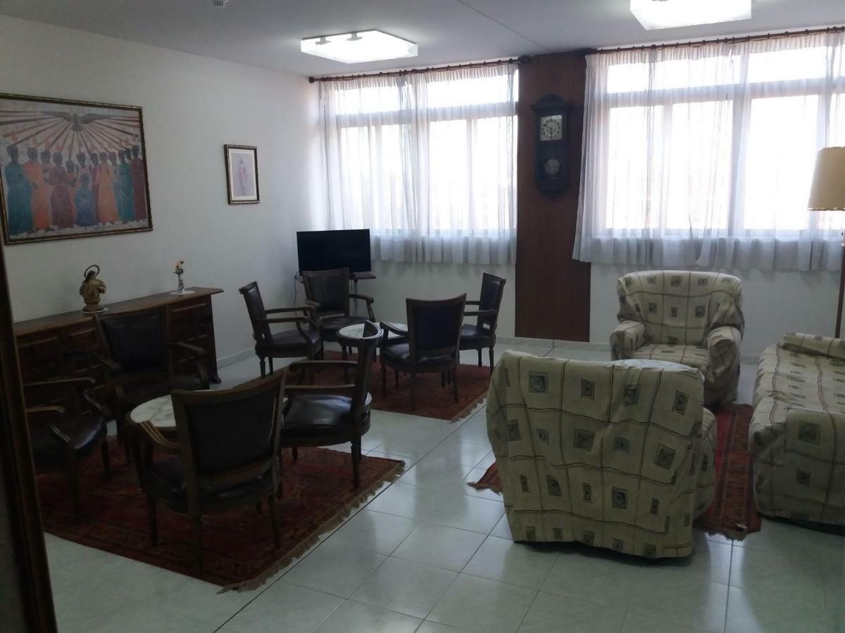 Centro San Viator Hostel Valladolid Bagian luar foto